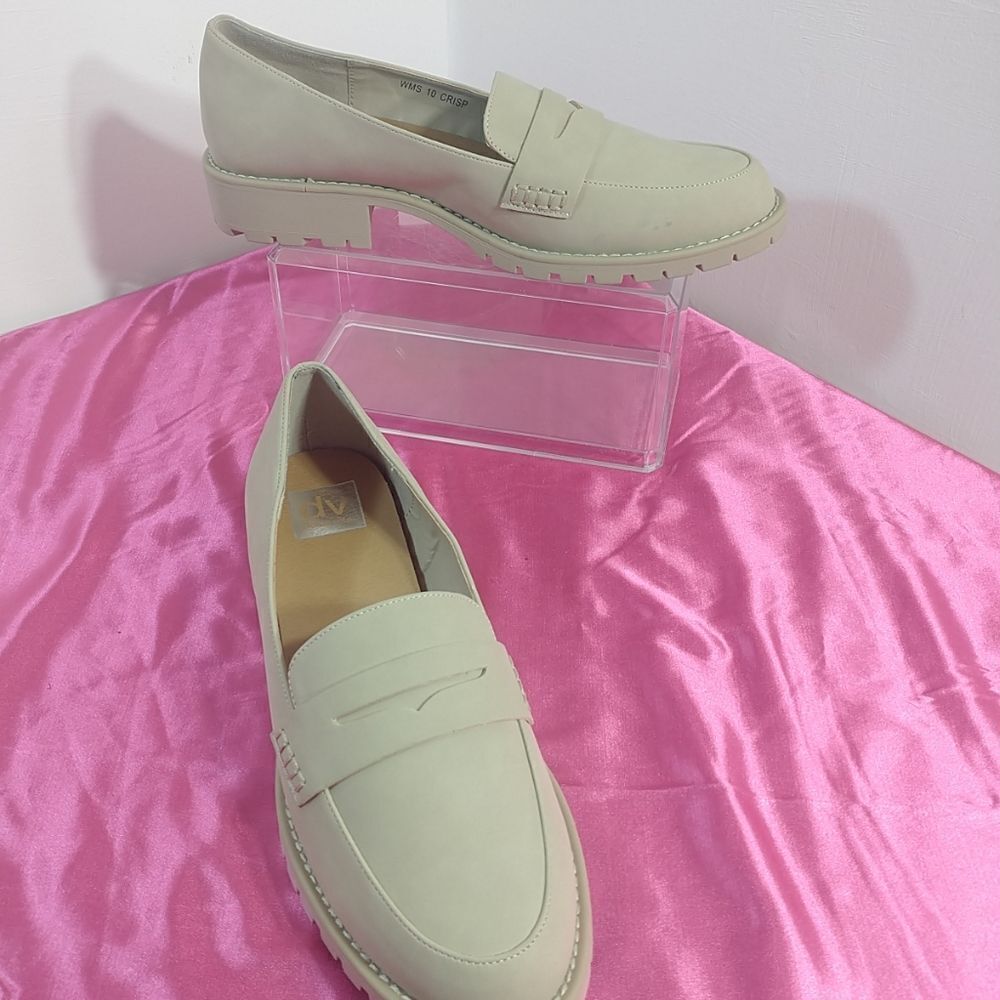 Dolce Vita Women's SZ 10 Crisp Slip-On Lug Woman's Loafers Loafer Dune | Beige .
